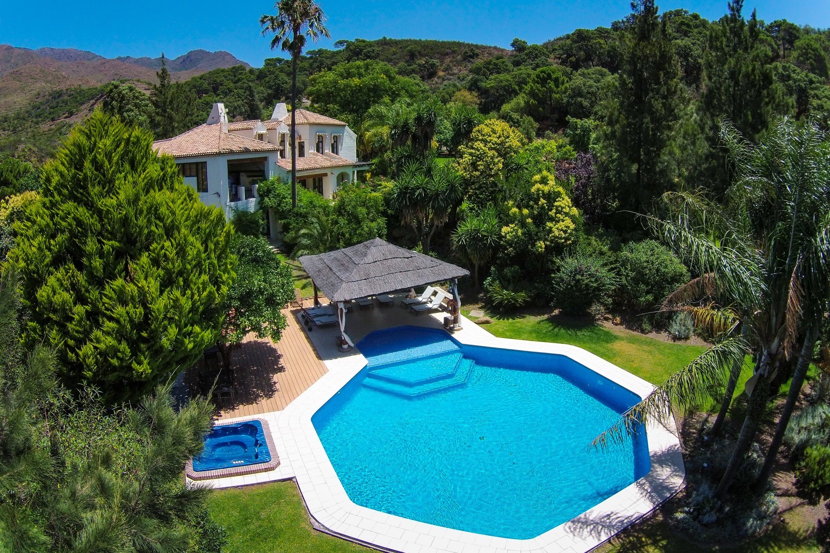 investment opportunity country villa casares