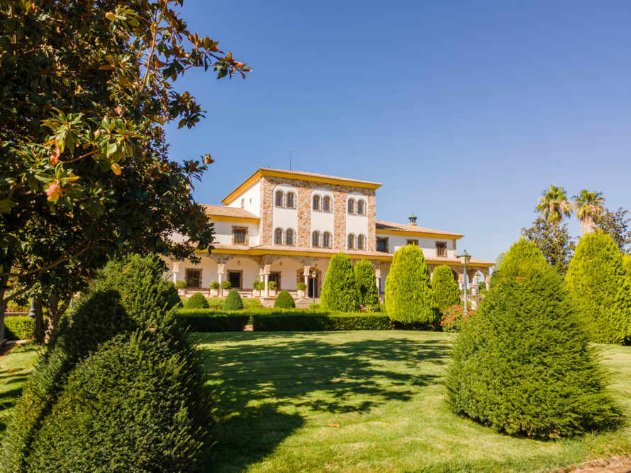 hunting estate for sale