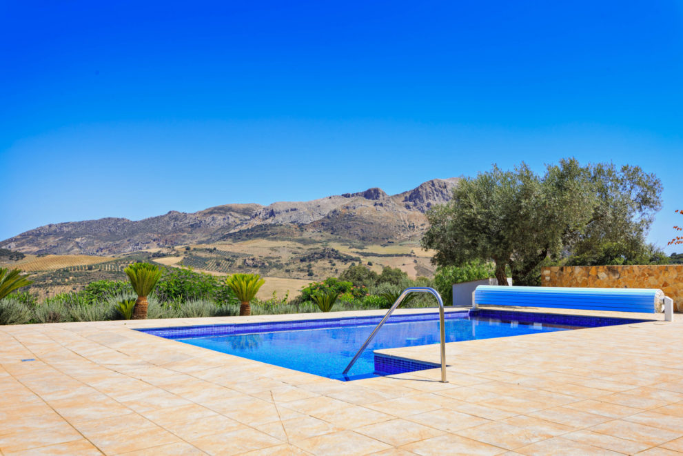 pool-views-torcal-antequera