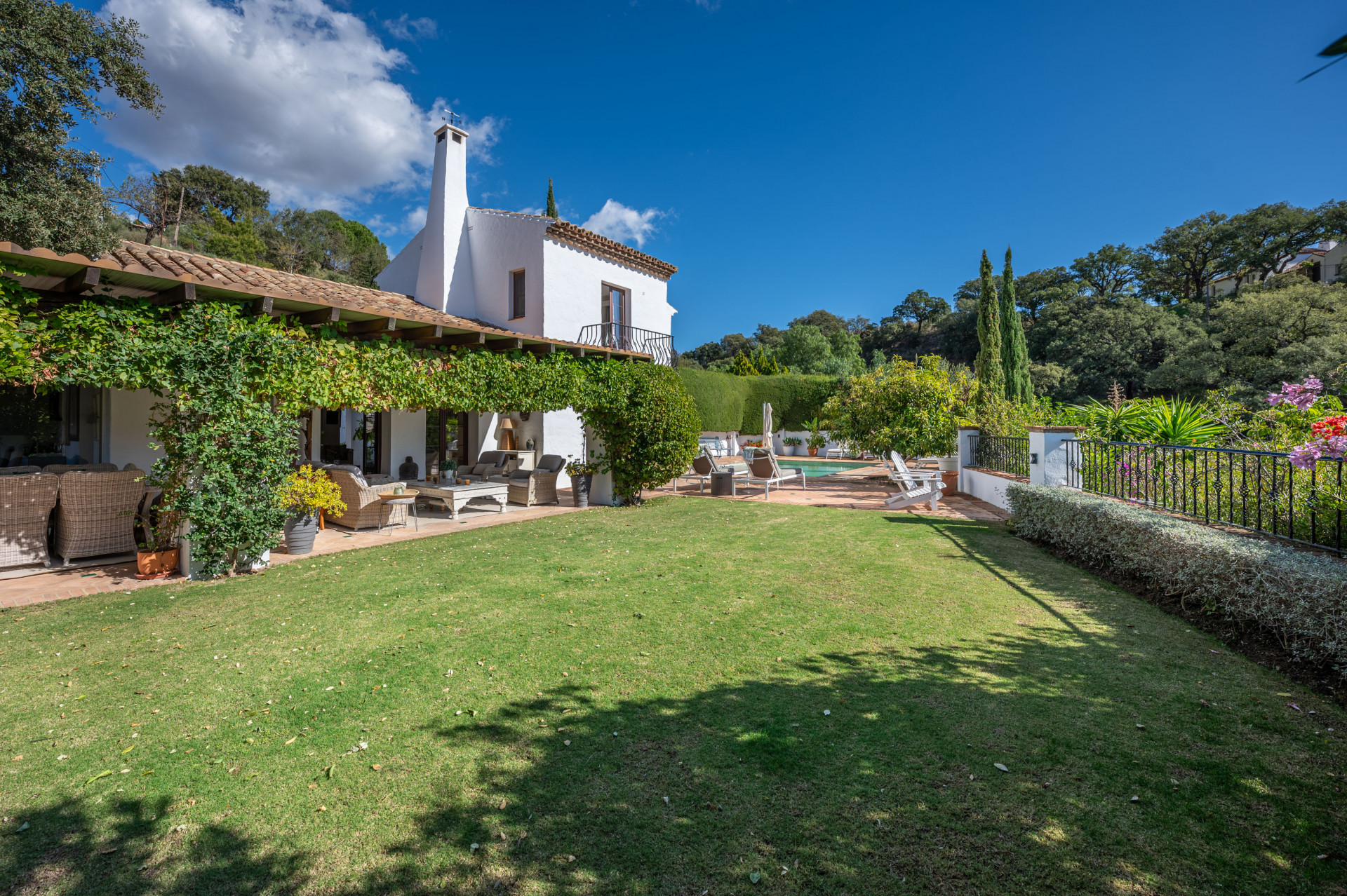 country-villa-for-sale-casares