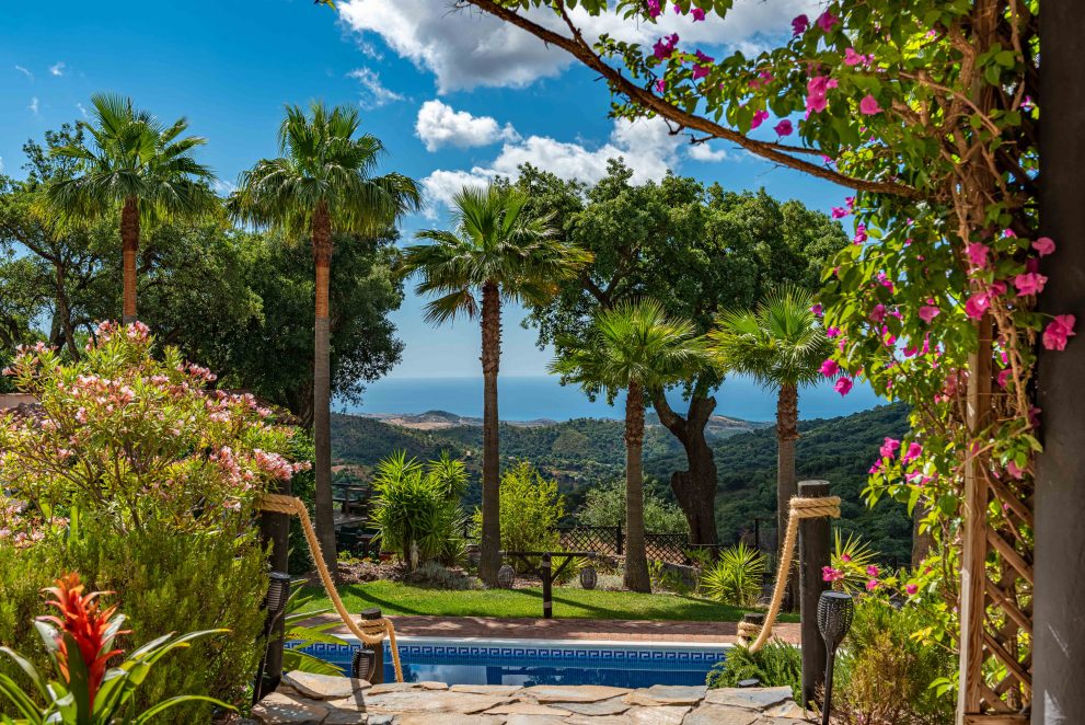 country house in the mountains in Casares