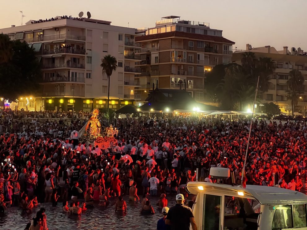 virgen-carmen-holiday