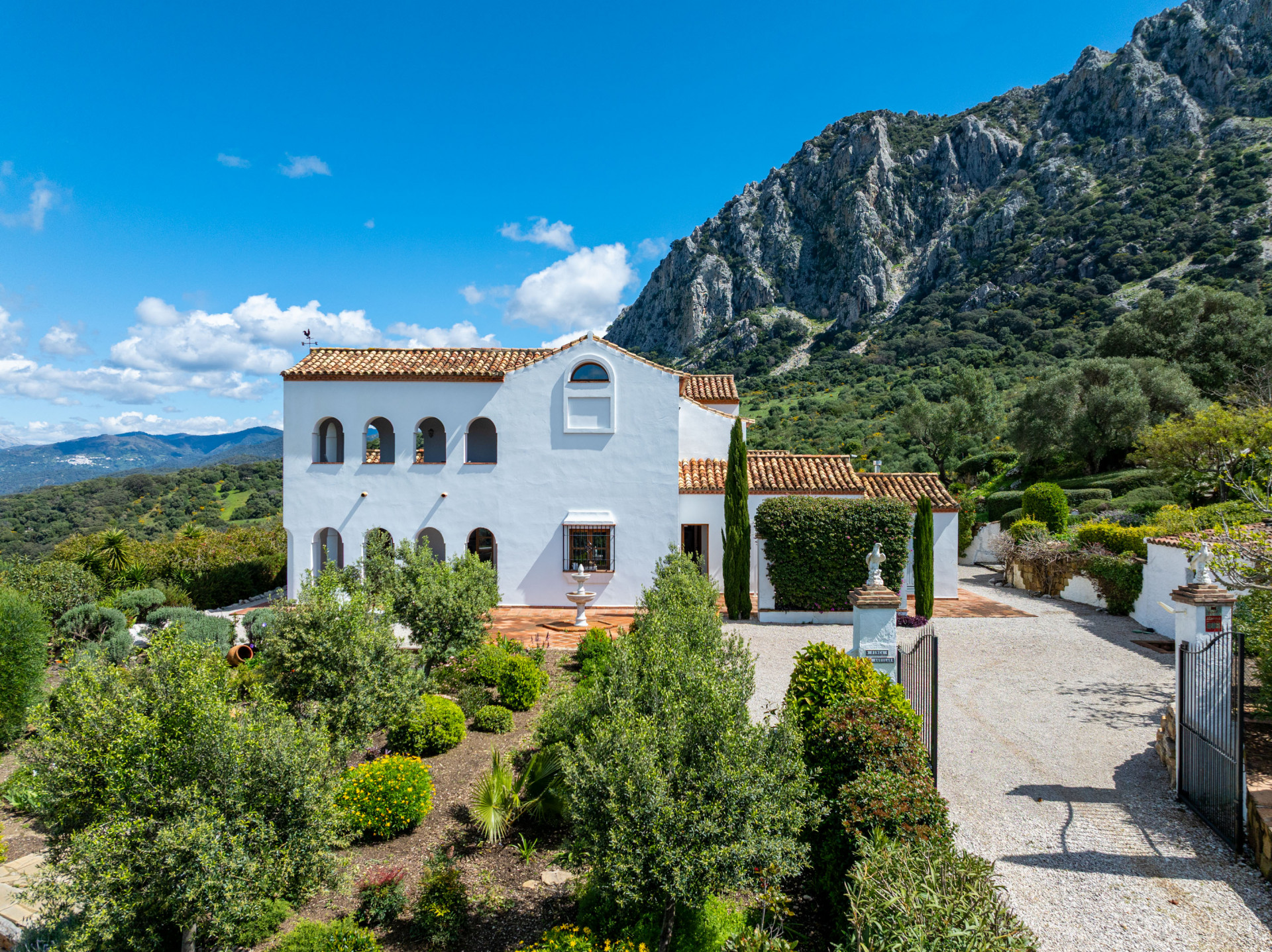 houses-for-sale-casares