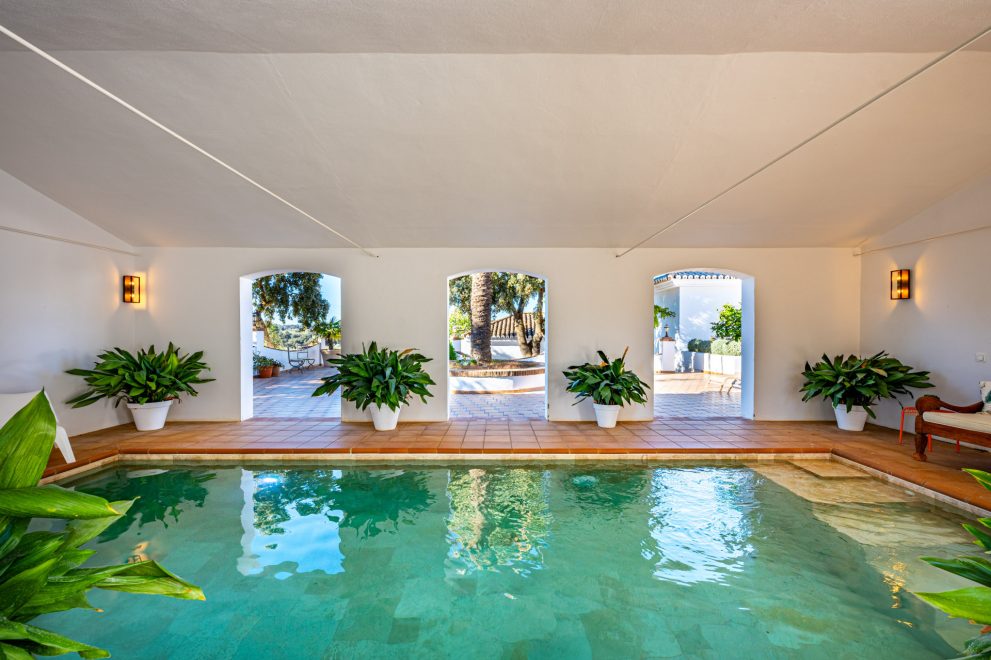 interior-pool-luxury