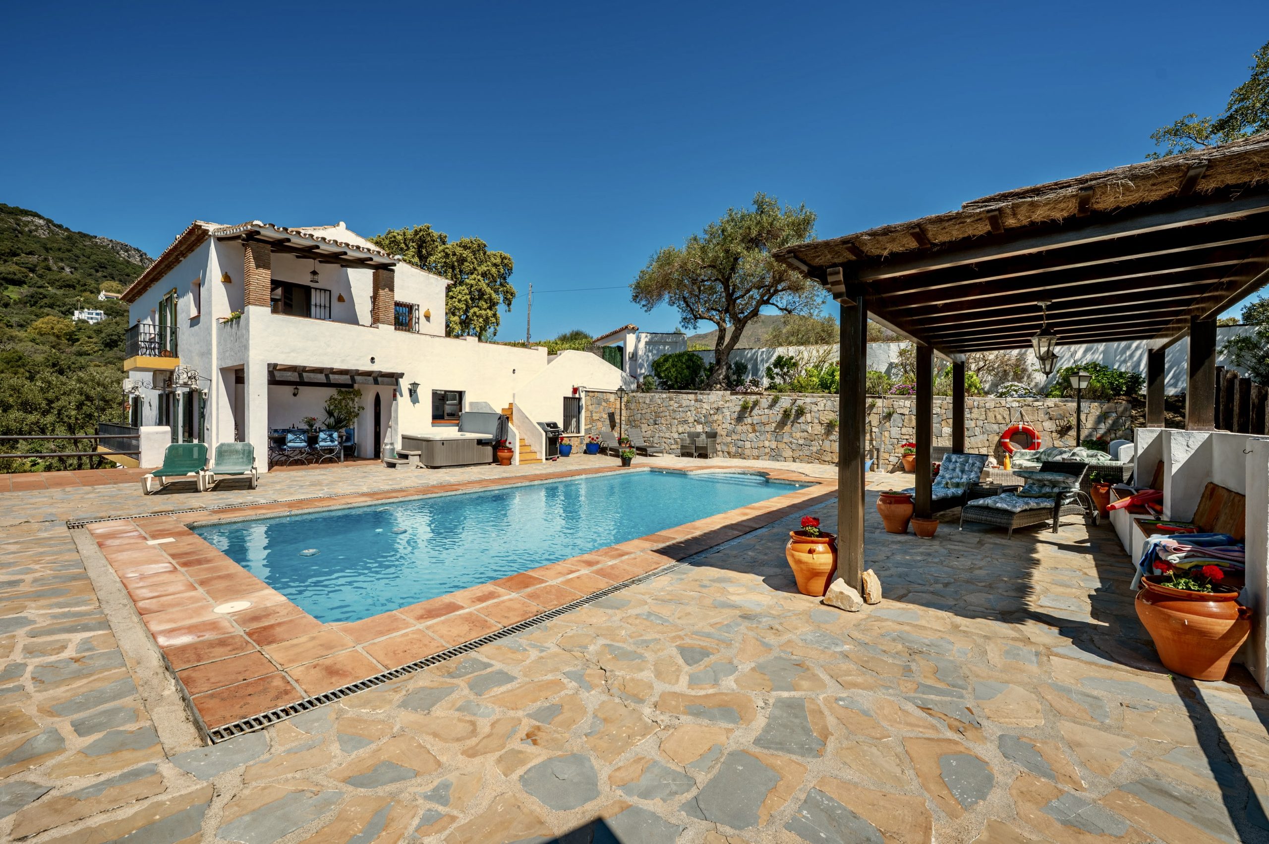 Investment property in Casares