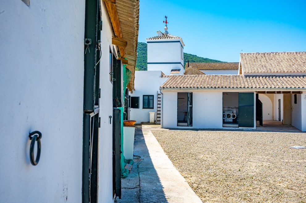 Cortijo with equestrian facilities